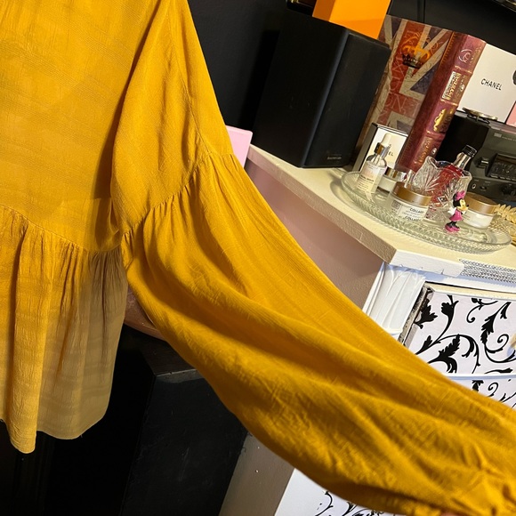 Time & Tru Blouse - Picture 5 of 10